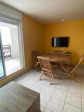 Appartement F2 centre-ville Saint-André
